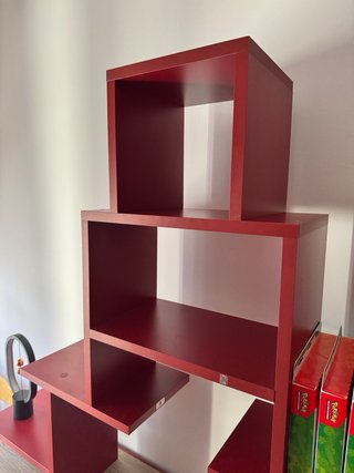 Estantería de diseño roja