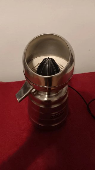Exprimidor Lomi Mod. 4