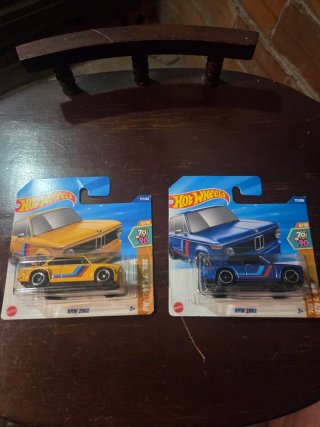 Hot Wheels BMW 2002 (2 pezzi)