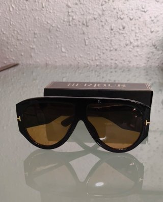 Gafas de sol negras y lentes marrones Unisex