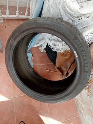 Neumáticos 255/40/19MICHELIN