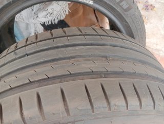 Neumáticos 255/40/19MICHELIN