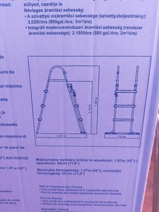 Escalera piscina metal y plástico