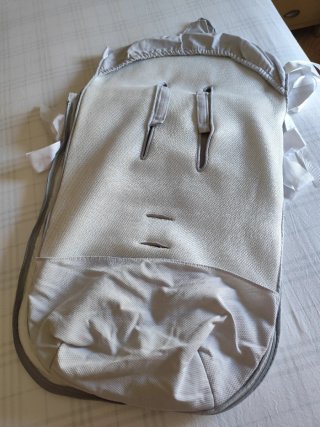 Saco para cochecito y sombrilla a juego