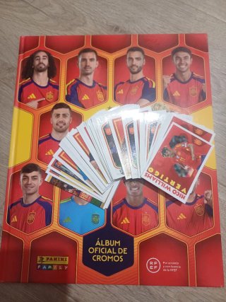 Cambio cromos en mano