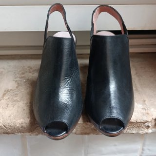 Botines Wonders abiertos piel negros talla36
