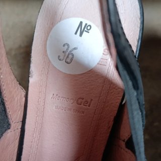 Botines Wonders abiertos piel negros talla36