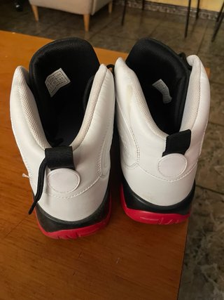 Zapatillas Jordan Blancas y Rojas Talla 43