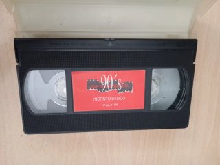 Película en VHS Instinto básico.