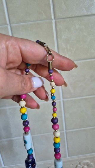 Collana colorata perline e ciondoli