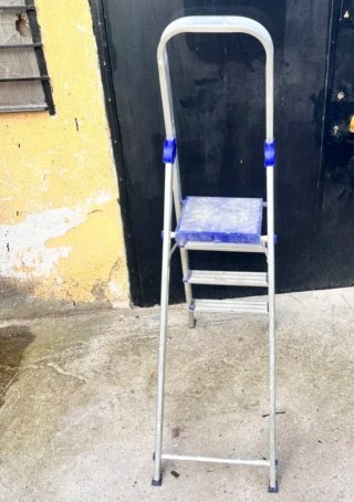Escalera Aluminio 4 Peldaños