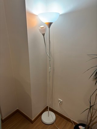 Lámpara de pie moderna