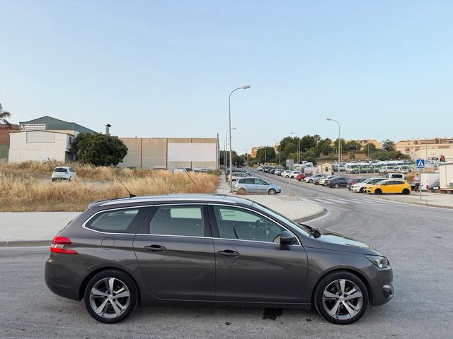 PEUGEOT 308 FAMILIAR 1.6 HDi 120CV ALLURE