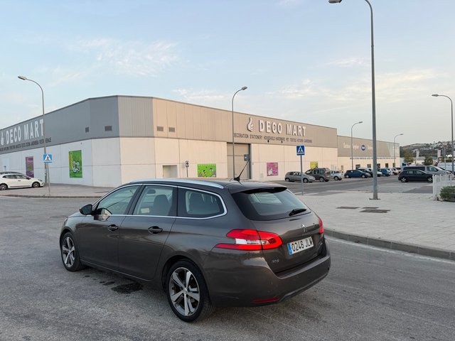 PEUGEOT 308 FAMILIAR 1.6 HDi 120CV ALLURE