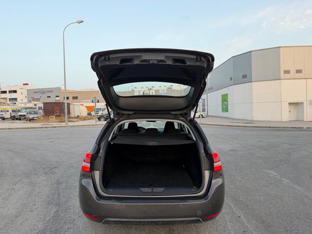 PEUGEOT 308 FAMILIAR 1.6 HDi 120CV ALLURE