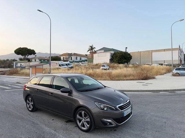PEUGEOT 308 FAMILIAR 1.6 HDi 120CV ALLURE