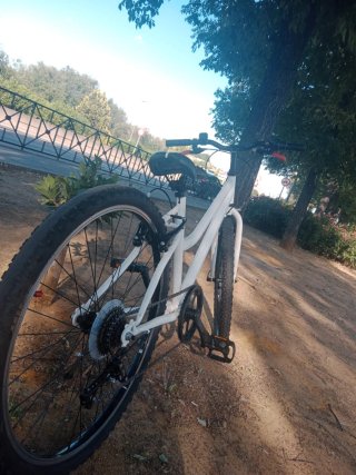 Bicicleta BTM Blanca