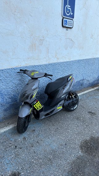 Yamaha Jog RR gris