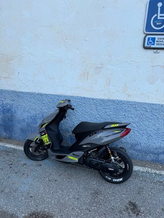 Yamaha Jog RR gris