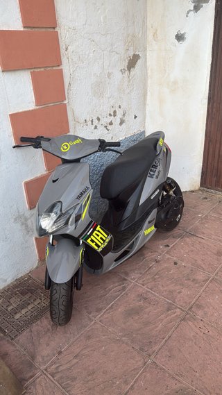 Yamaha Jog RR gris