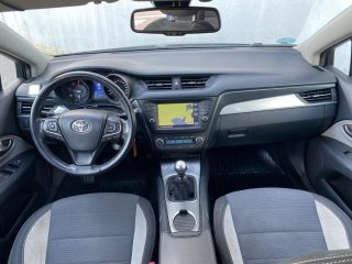 Toyota Avensis business advance ts 2.0 150 cv