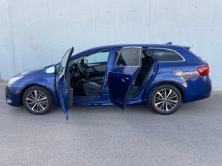 Toyota Avensis business advance ts 2.0 150 cv