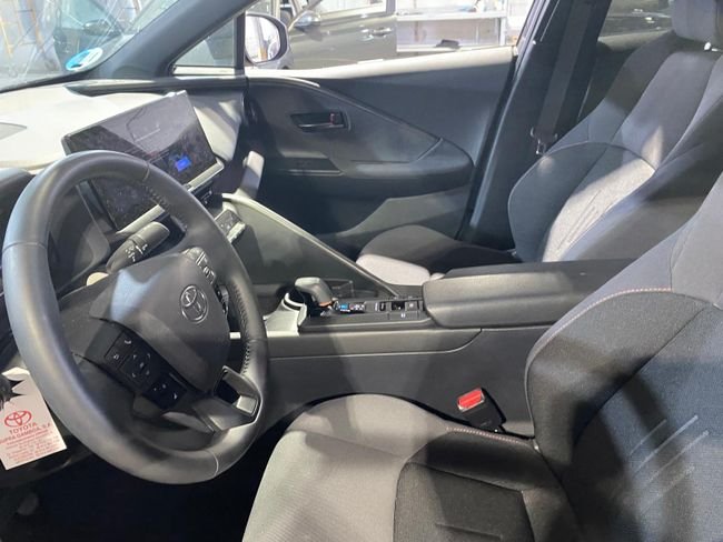 Toyota C-HR 2025, foto 6
