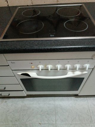 Vitrocerámica y Horno Teka