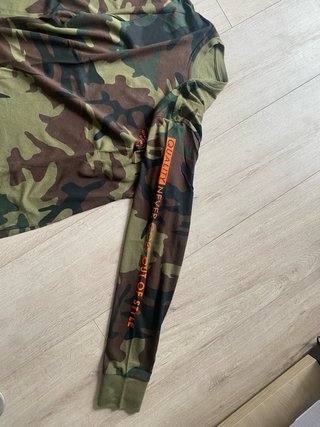 Camiseta Levi's Camuflaje Manga Larga
