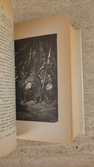 El Quijote Dos tomos Petronio Cervantes