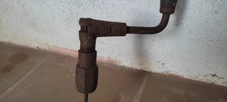 Taladro manual antiguo