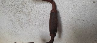 Taladro manual antiguo
