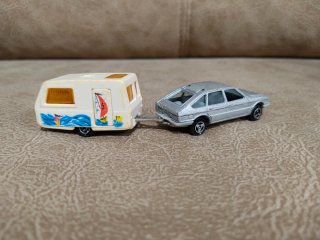 Coche Majorette Simca con Caravana