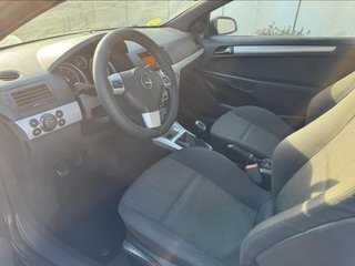 Opel Astra GTC Coupé