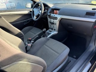 Opel Astra GTC Coupé