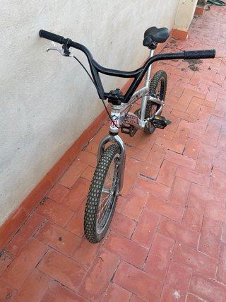 BMX plateada