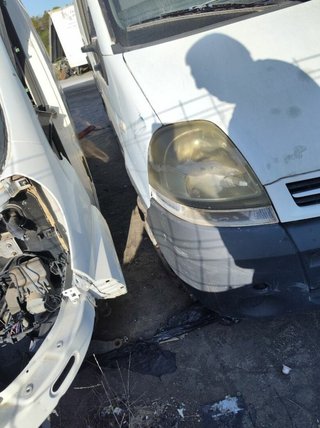 Nissan 1887815 piloto trasero interstar (x70) caja