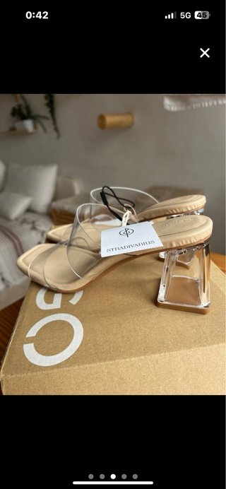 Sandalias Stradivarius tacón transparente beige