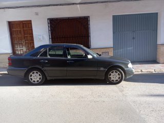 Mercedes-Benz  C250 1993 , 2.5 113cv