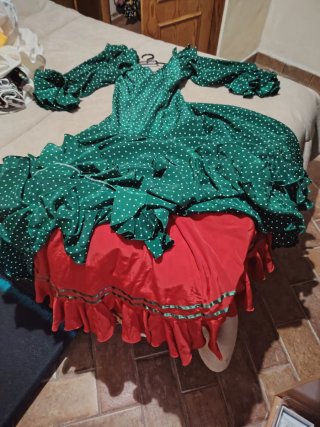 Traje de flame nca verde lunares es de niña pedir