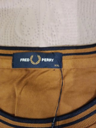 Camiseta Fred Perry manga larga amarilla