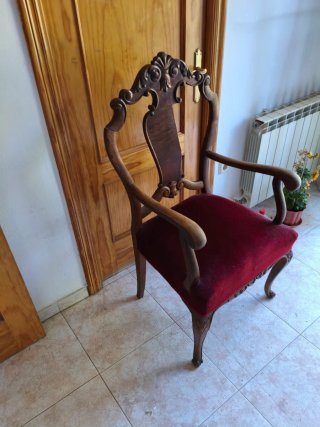 Butaca antigua madera maciza, estilo francés