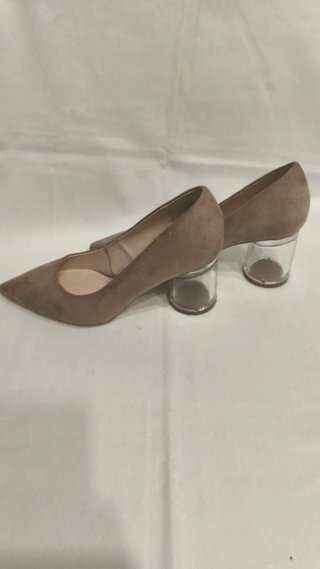 Zapatos tacón metacrilato beige