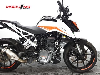 KTM 390 DUKE 2021 5613 kms.