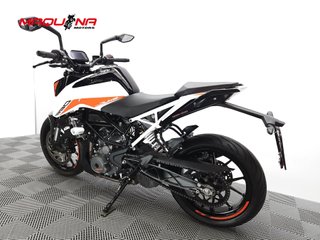 KTM 390 DUKE 2021 5613 kms.