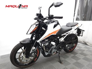 KTM 390 DUKE 2021 5613 kms.