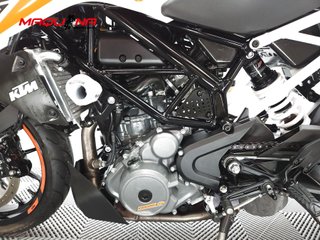 KTM 390 DUKE 2021 5613 kms.