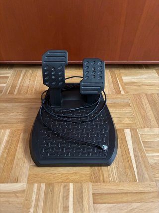 Volante e pedali Thrustmaster TMX