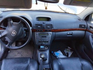 1862213 bandeja trasera toyota avensis wagon (t25)