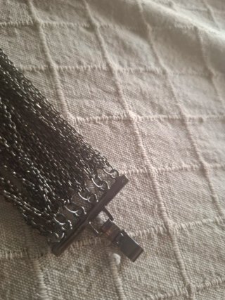 Pulsera Cortefiel multicadena negro c/dorado.Nueva
